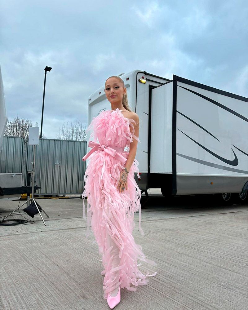 vestido-balenciaga-ariana-grande