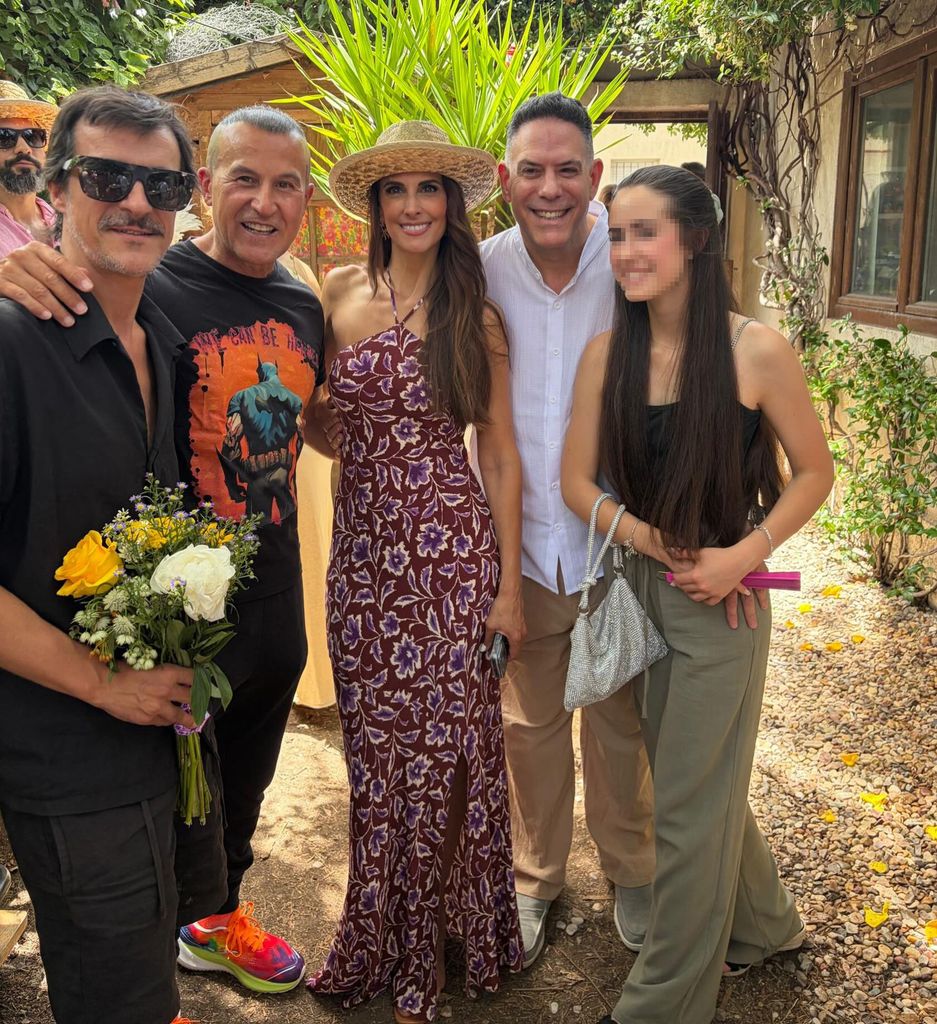 Nuria posa con su nueva ilusión