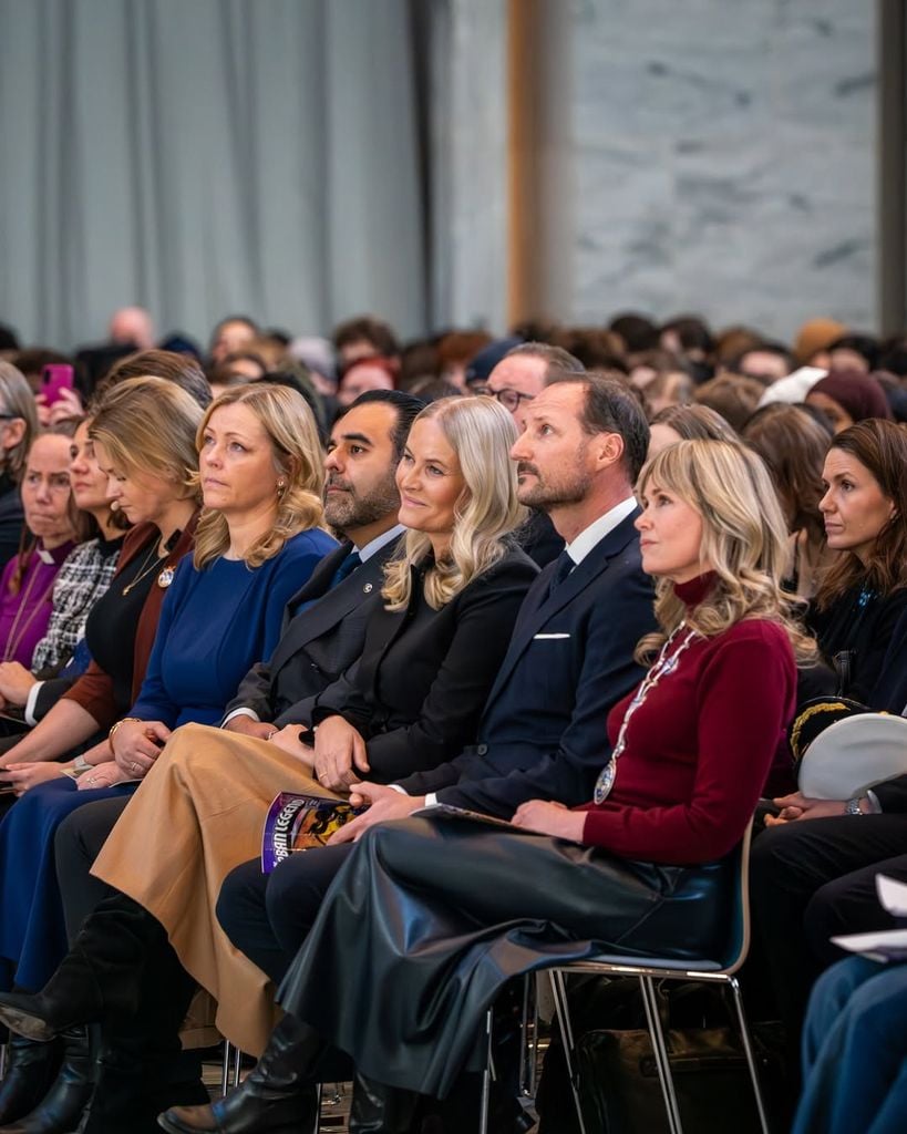 La princesa heredera Mette-Marit junto al príncipe Haakon