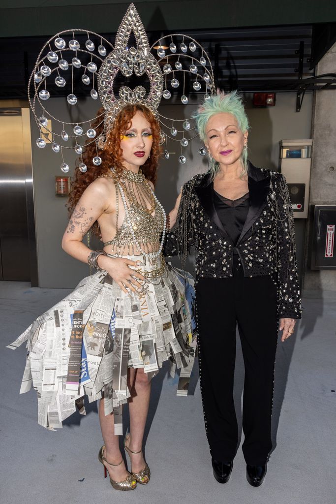 Chappell Roan y Cindy Lauper demuestran tener in carácter igual de atrevido.