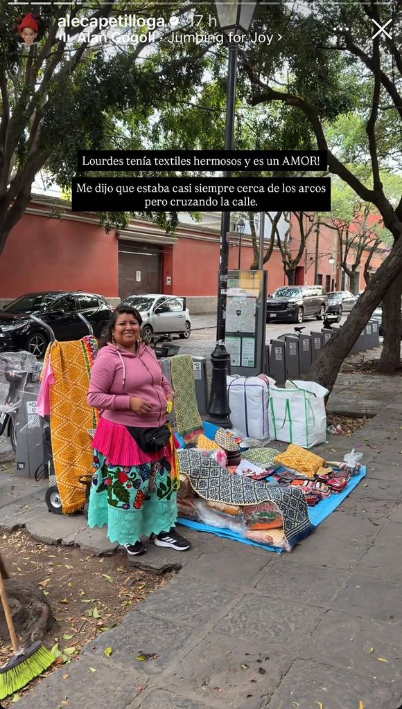 Ale Capetillo presumió el trabajo de esta artesana en sus redes, misma a la que le compró un textil. 