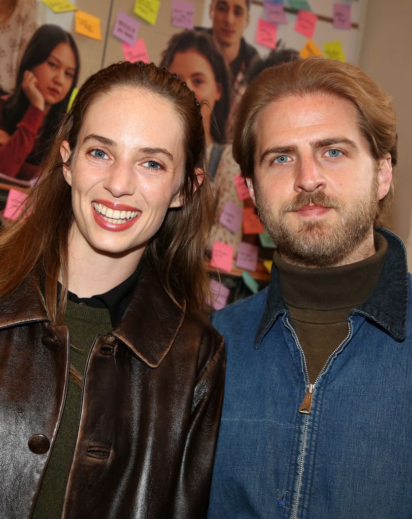 Maya Hawke con su novio, Christian Lee Hutson, en el estreno de 'John Proctor Is The Villain' en Broadway