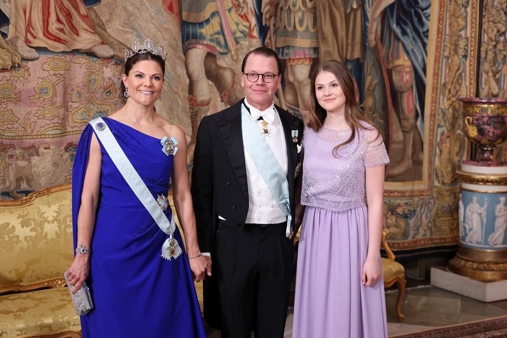 La princesa Victoria, el príncipe Daniel y la princesa Estelle