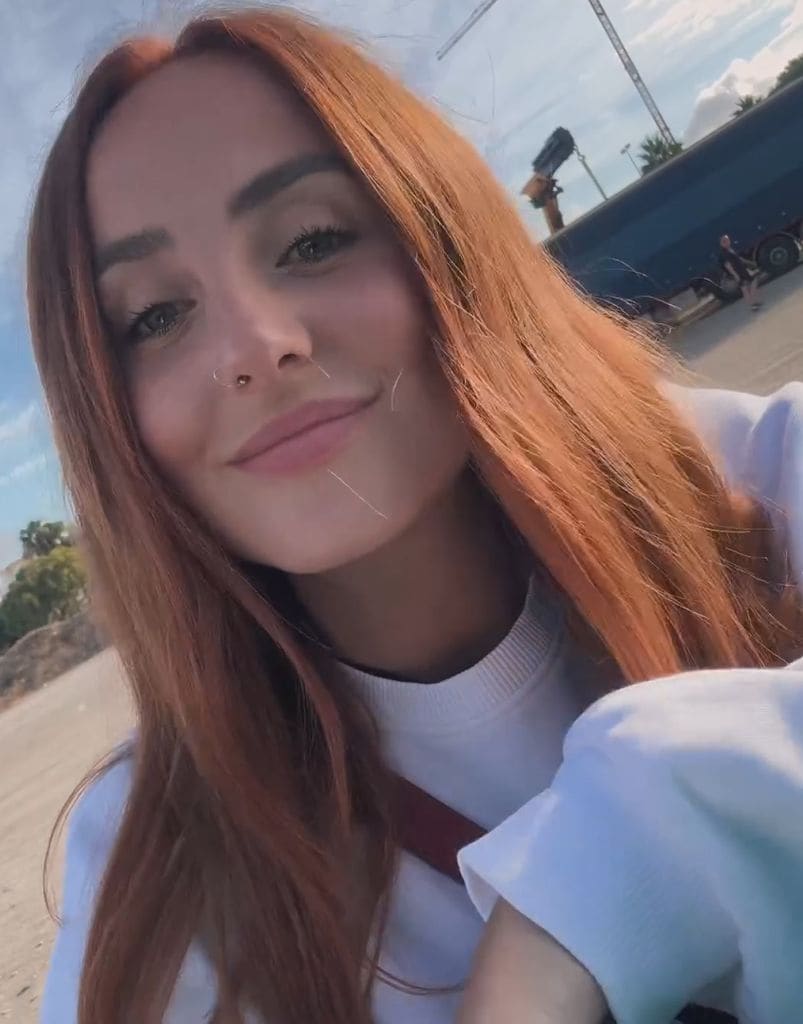 Rocío Flores posando con su cambio de look en Instagram