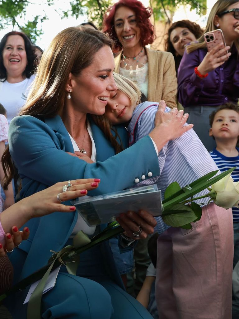 De un perfecto italiano al recuerdo de su perro Lupo: así ha concluido el primer día de Kate Middleton en Italia