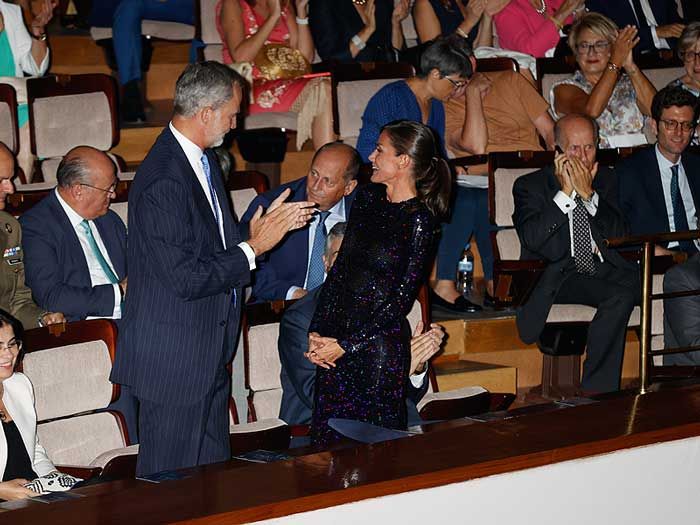 Reyes de España en un concierto 
