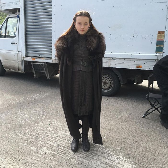 Bella Ramsey durante el rodaje de Juego de tronos