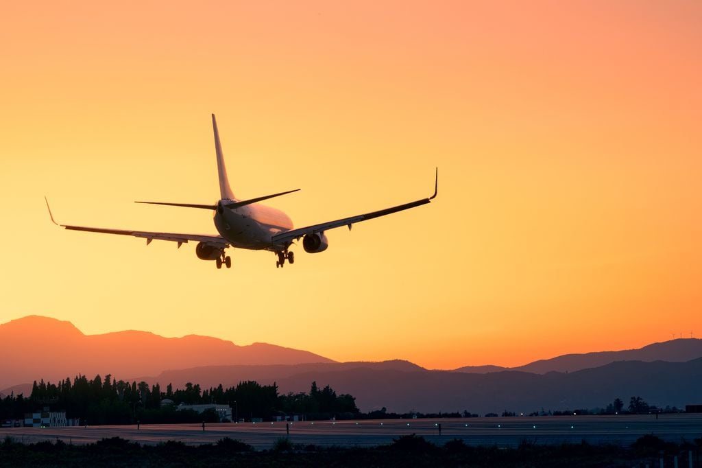 Avión aterrizando 