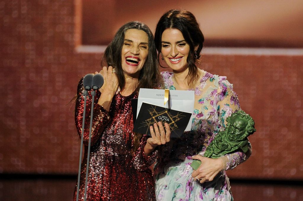 Angela Molina y Penelope Cruz en los premios Goya