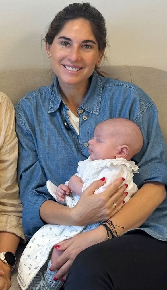 Lourdes Montes con su bebé