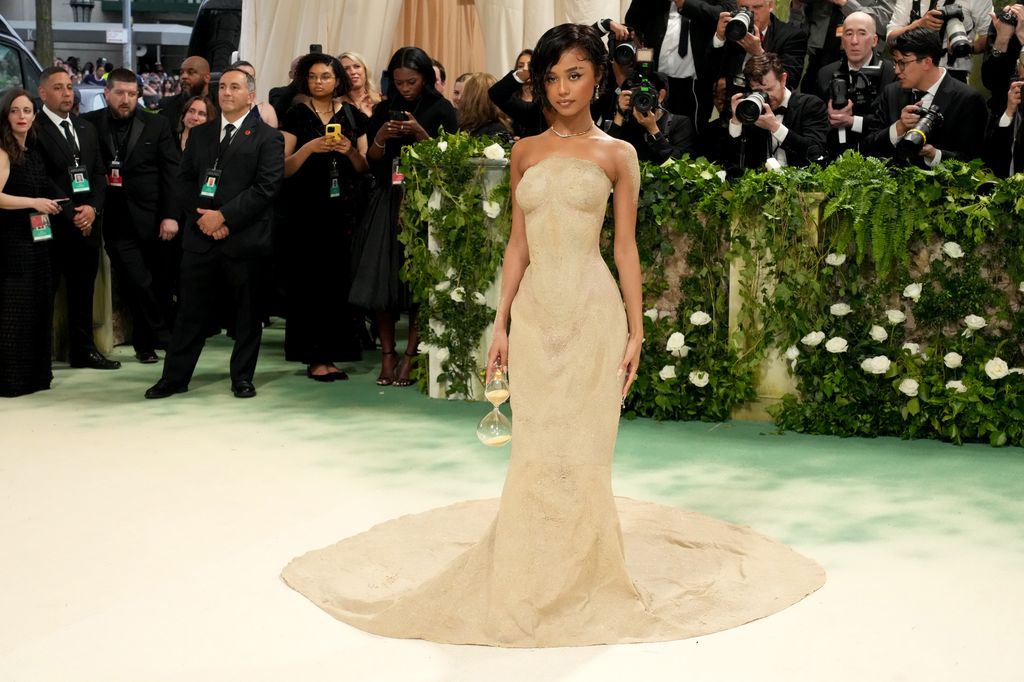 Tyla en el Met Gala con un diseño de Balmain