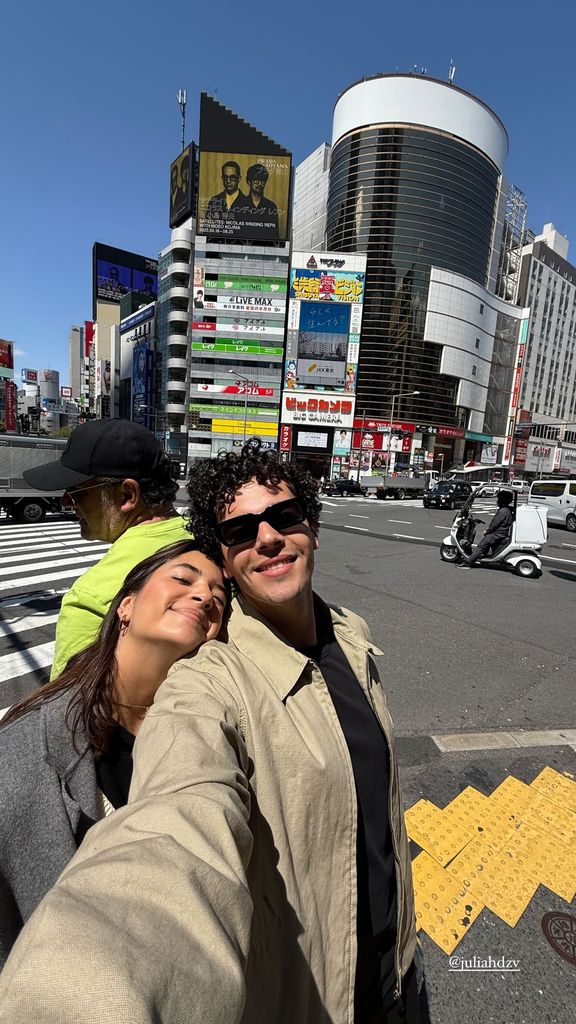 Eduardo Zucchi junto a su hermanita Julia.