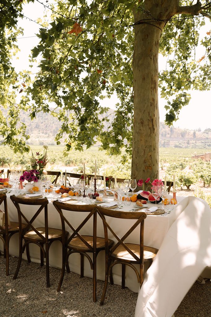 Viñedos Contino y mesas decoradas con flores de Colmenero Atelier