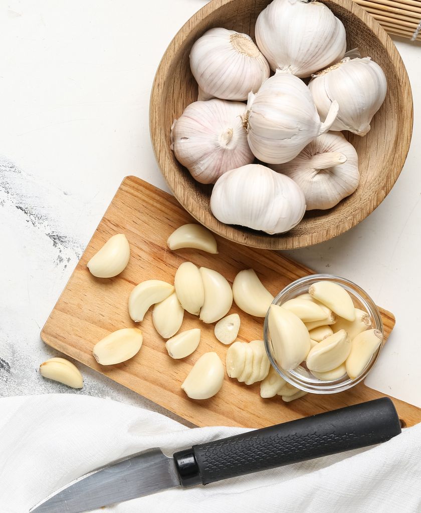 Ajo, ingrediente imprescindible de un buen número de sopas de la cocina tradicional española, entre ellas, la vasca Zurrukutuna.
