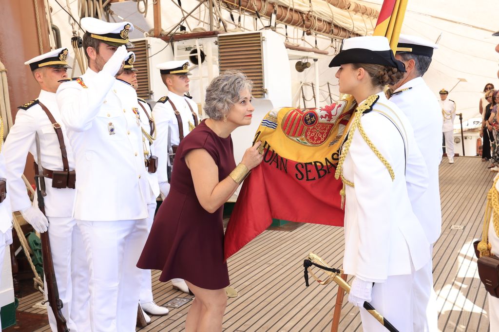 La princesa Leonor en Montevideo con el buque Juan Sebastian Elcano
