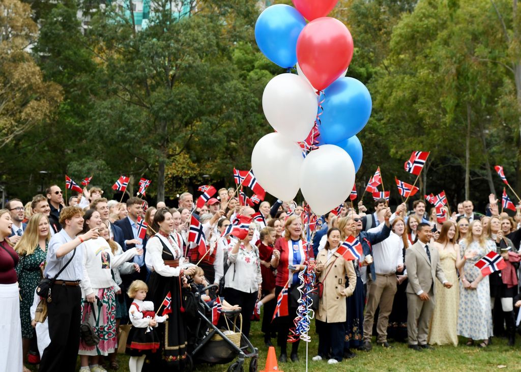 Ambiente festivo en Sídney donde la comunidad noruega festeja su gran día