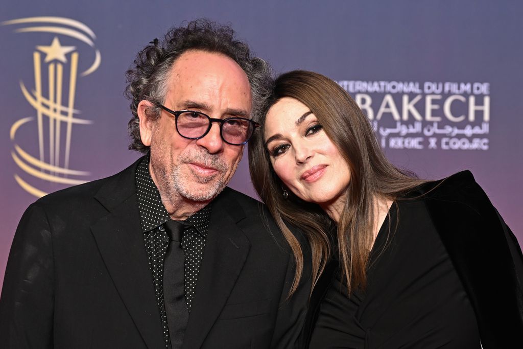 Tim Burton y Monica Bellucci tuvieron una relación pública de dos años.