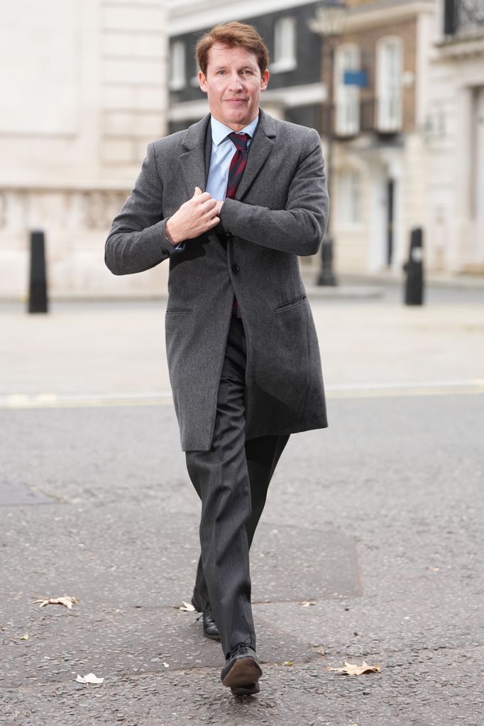 James Blunt, acudiendo al bautizo de Athena, segunda hija de Beatriz de York y Edoardo Mapelli Mozzi 