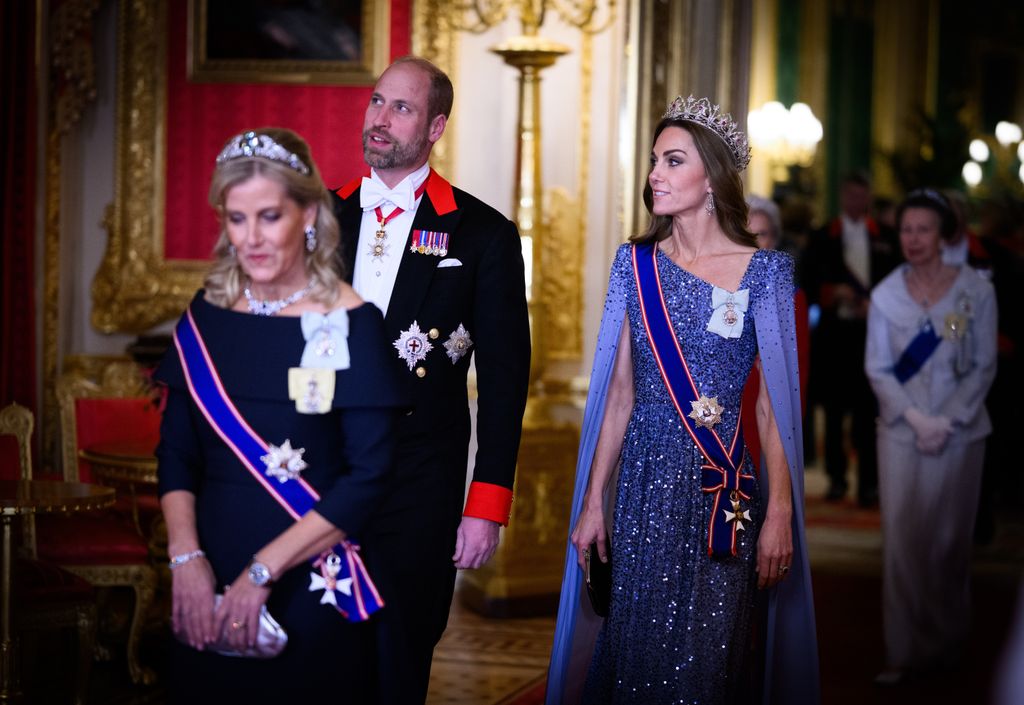 Los Príncipes de Gales durante el banquete de Estado ofrecido al presidente de Alemania