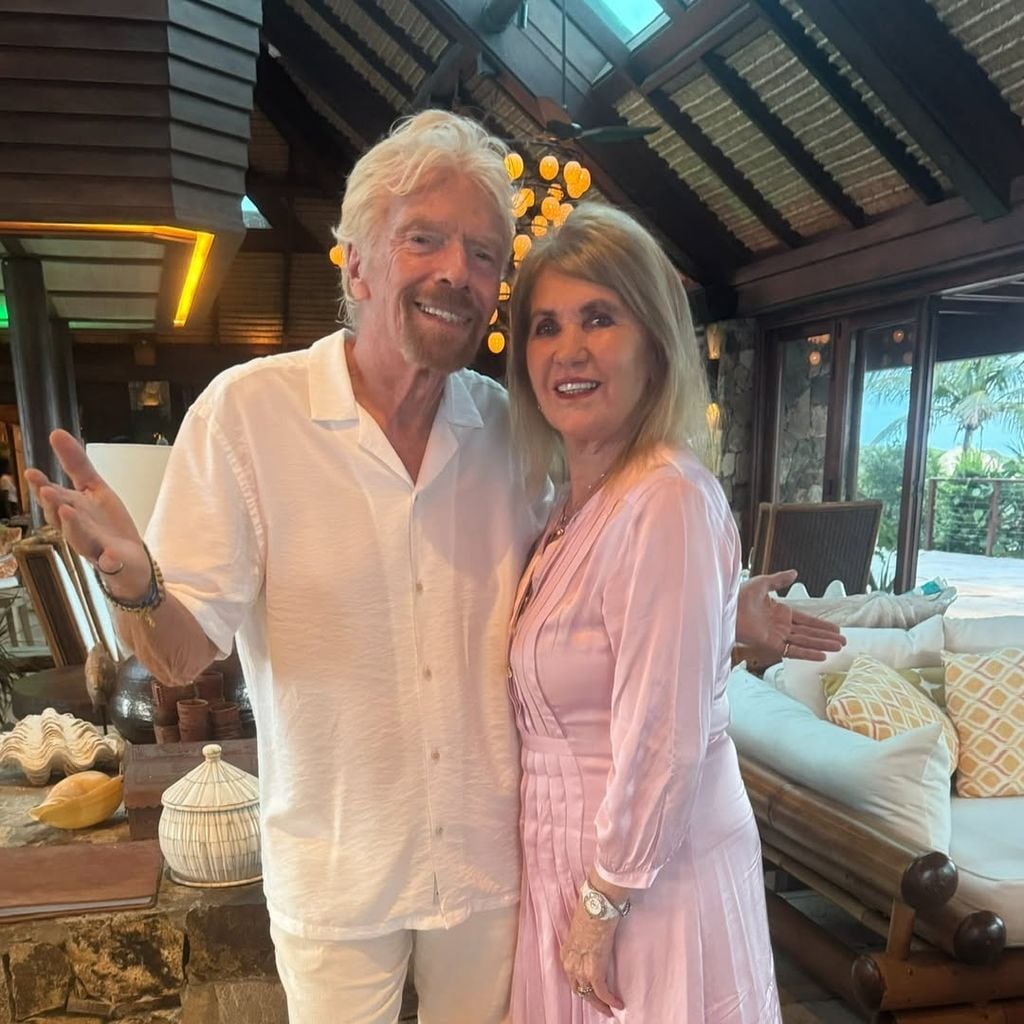 Richard Branson comparte un emotivo mensaje de despedida tras la muerte de su esposa, Joan Templeman 
