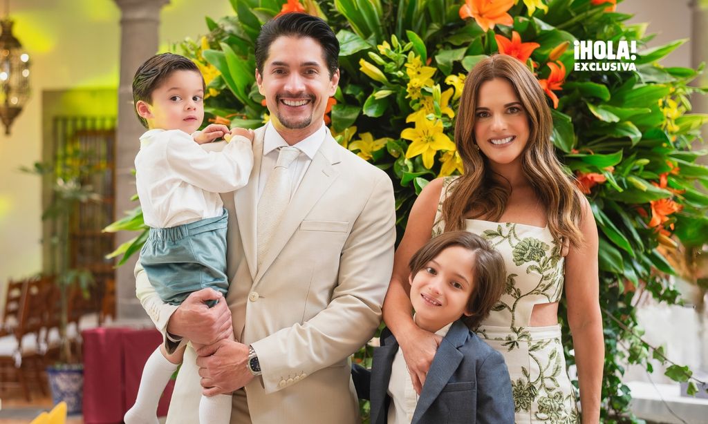 Daniel Elbittar con su esposa Sabrina Seara y sus dos hijos; Alexander y Maximiliano.