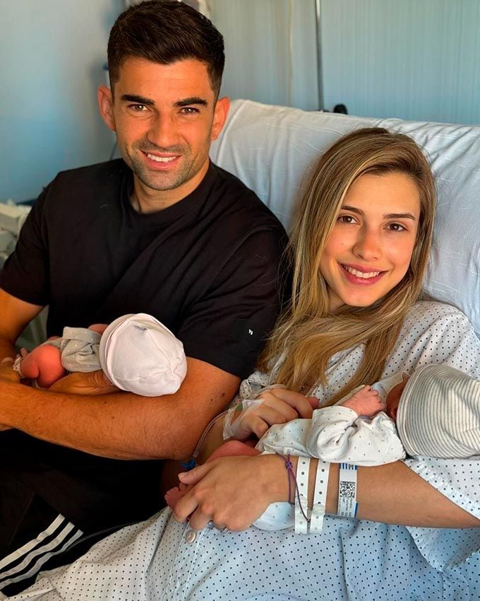 Enzo Zidane y Karen Gonçalvez, padres de gemelas