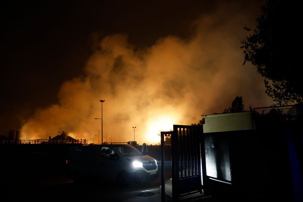 Fotografía del fuego declarado en la localidad madrileña de Tres Cantos
