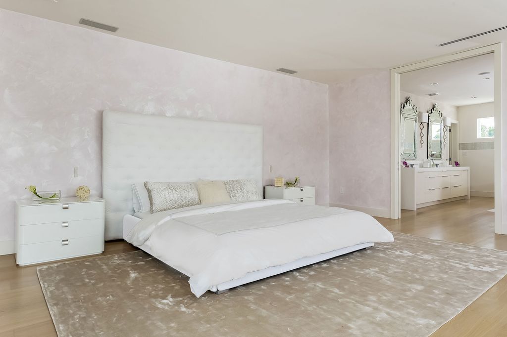 Otra habitación principal en casa de Shakira con baño incorporado