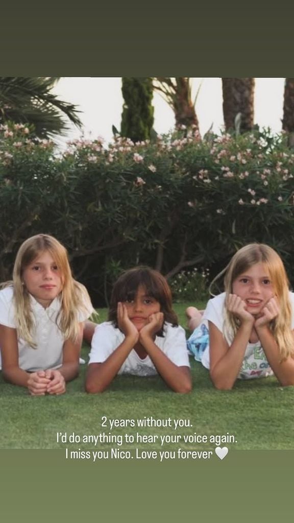 Victoria y Cristina Iglesias con su primo Niccolo