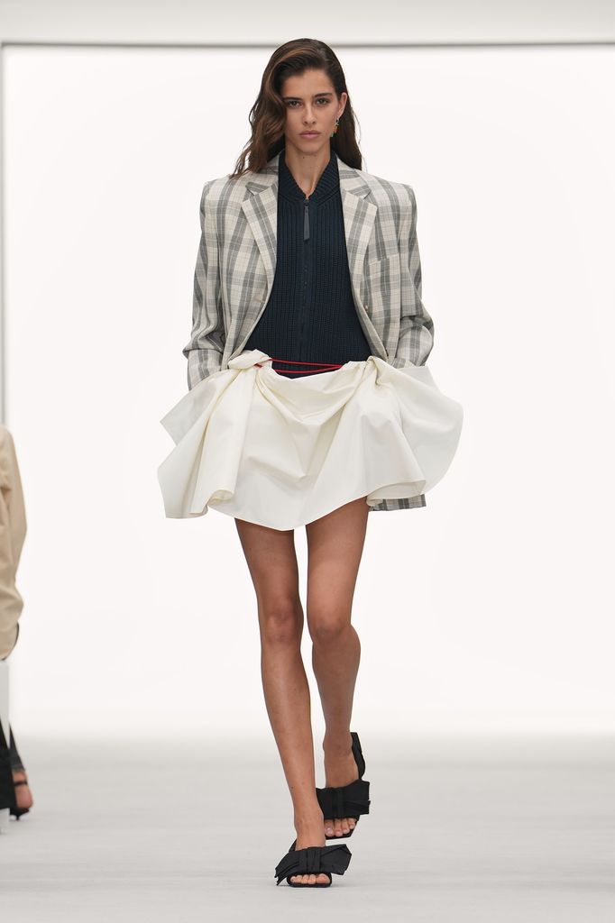 Paris Fashion Week: desfile de Loewe (Primavera/Verano 2027)