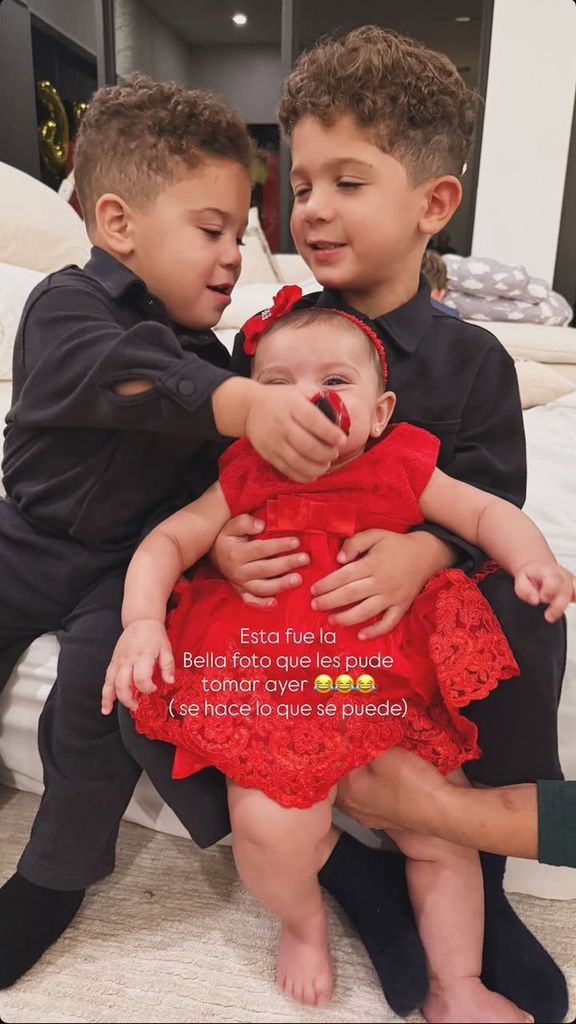 Franco, Gennaro y Raffaella; los hijos de Francisca y Francesco Zampogna