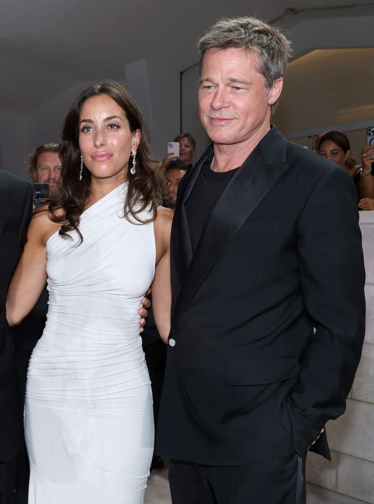 Brad Pitt e Ines de Ramon en el Festival de Venecia