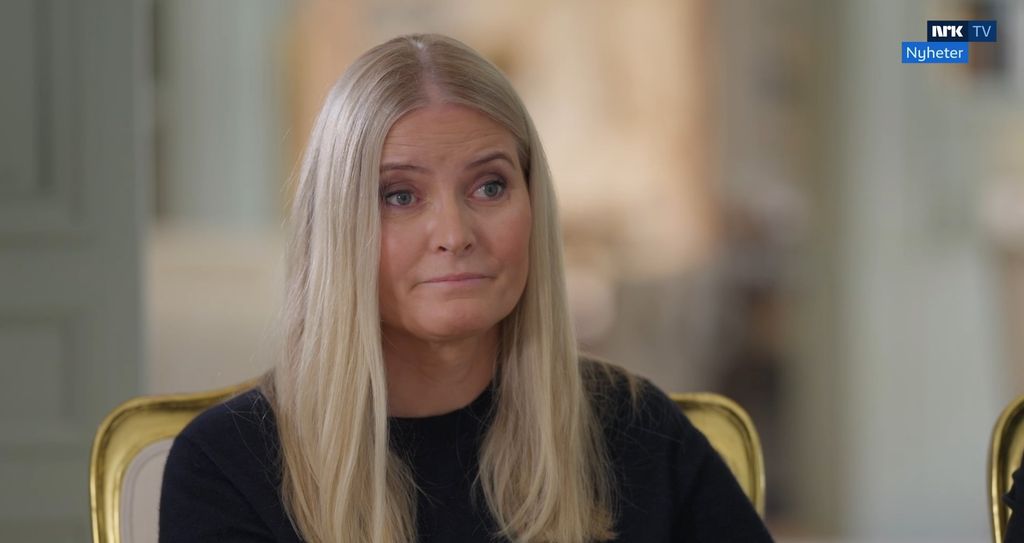 El gesto con el que Mette-Marit "reprime" sus emociones