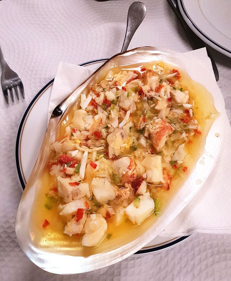 Salpicón de bogavante y rape en La Montañesa del Muelle