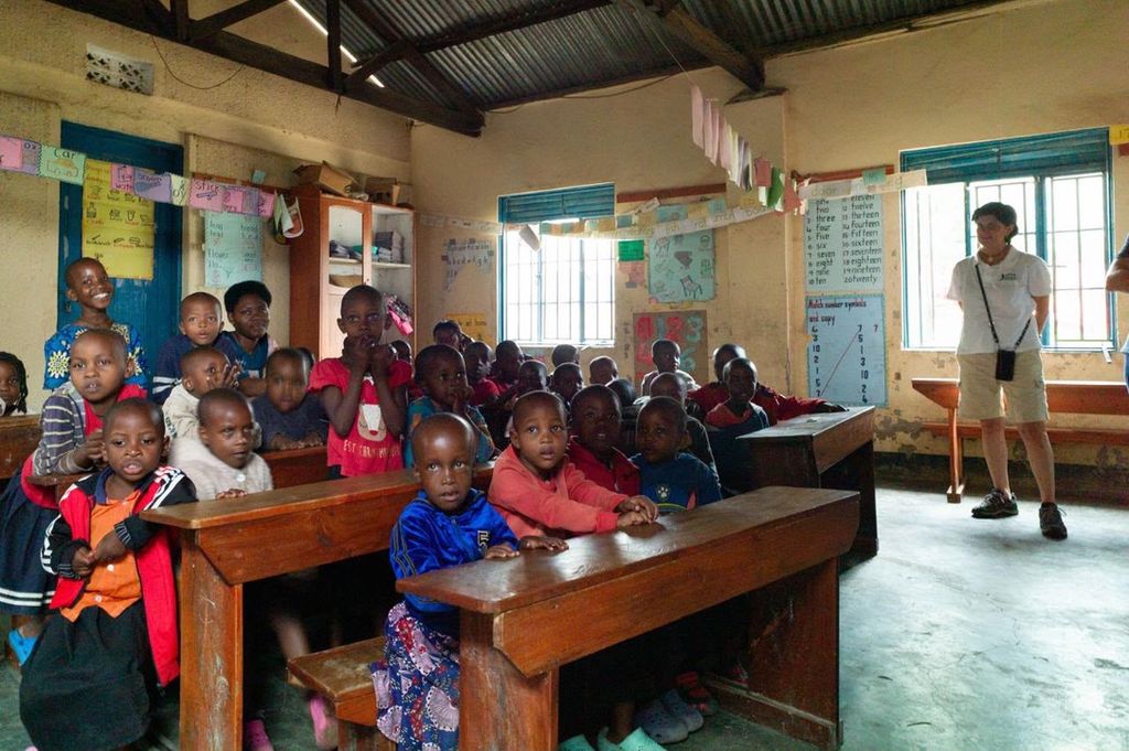 Grupo de niños de la escuela de uno de los proyectos de África Directo en Uganda 