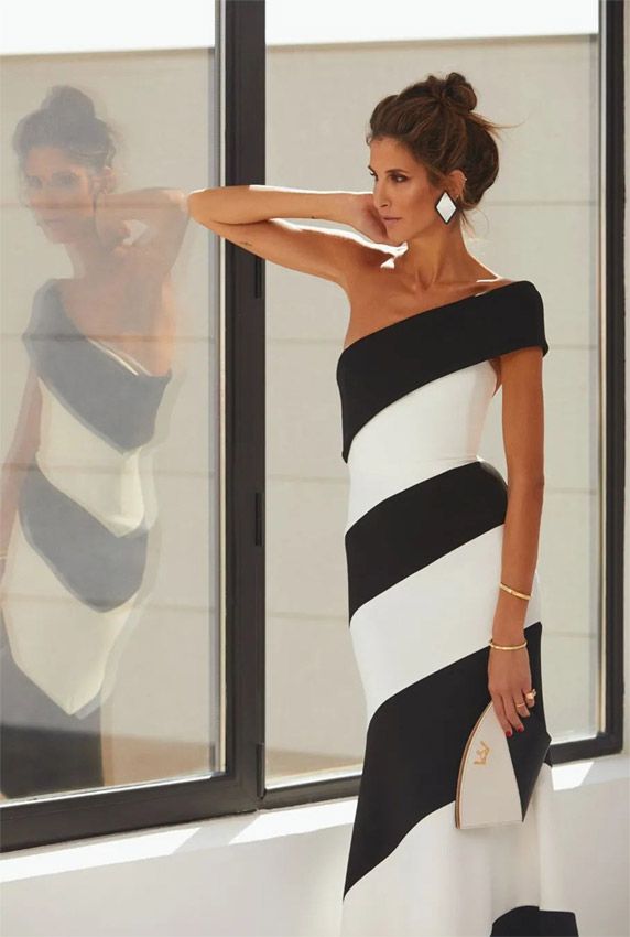 Inés Domecq, la mejor vestida del fin de semana con un vestido sevillano de rayas