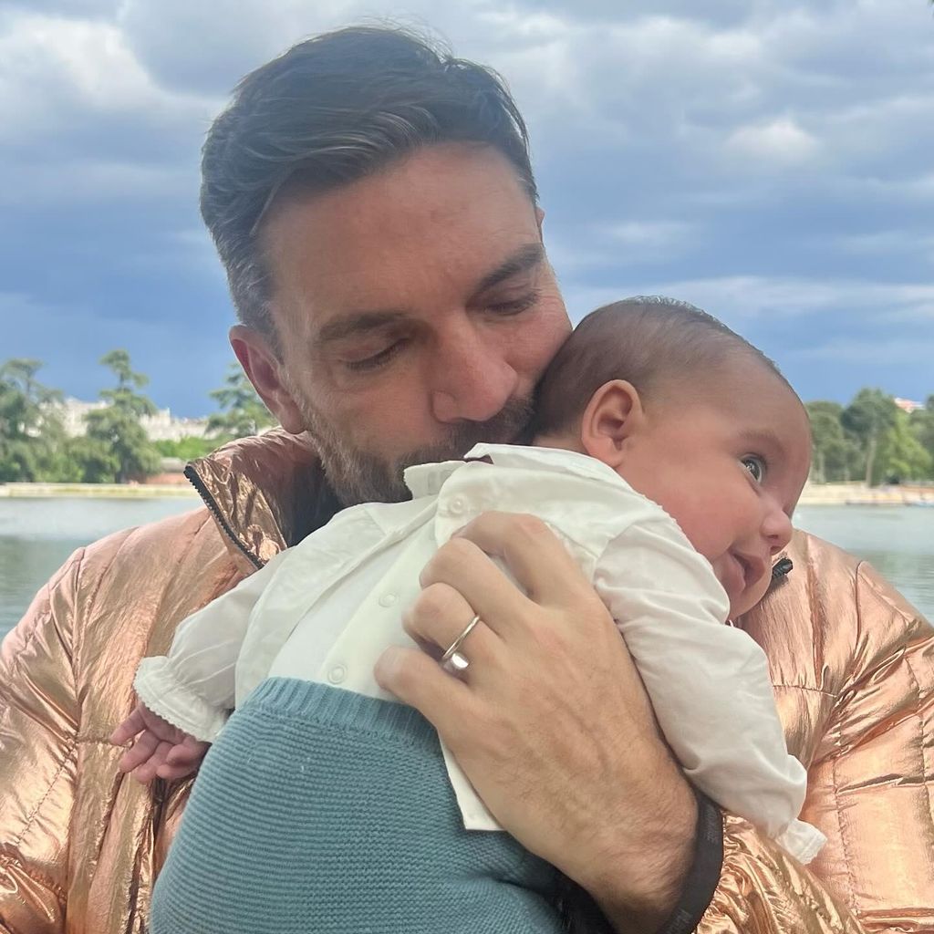 Julián Gil y su nieto Oliver