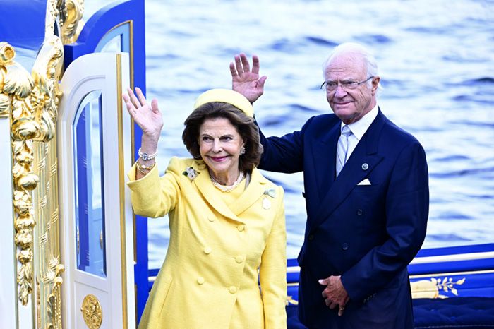 Los Reyes a bordo del barco