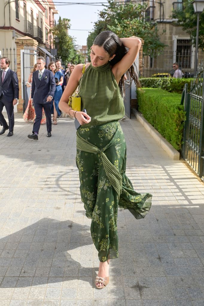 Victoria Federica en la boda de Carmen Laffón y Jaime Palomar en Sevilla, 2026.