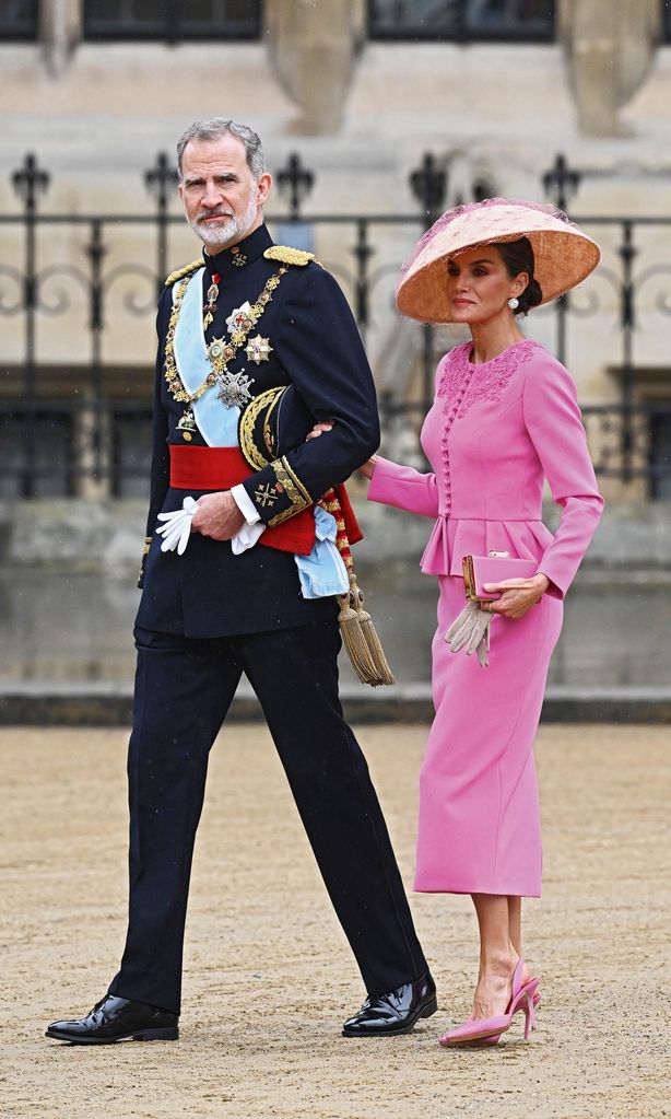 HOLA4111 REYES DE ESPAÑA EN LA CORONACIÓN DE CARLOS III Y CAMILLA