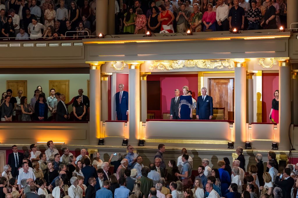 Felipe y Matilde de Bélgica en la sesión de la final del Concurso Internacional de Música Reina Elisabeth de Bélgica, en el Palacio de Bellas Artes de Bruselas, el 25 de mayo de 2026