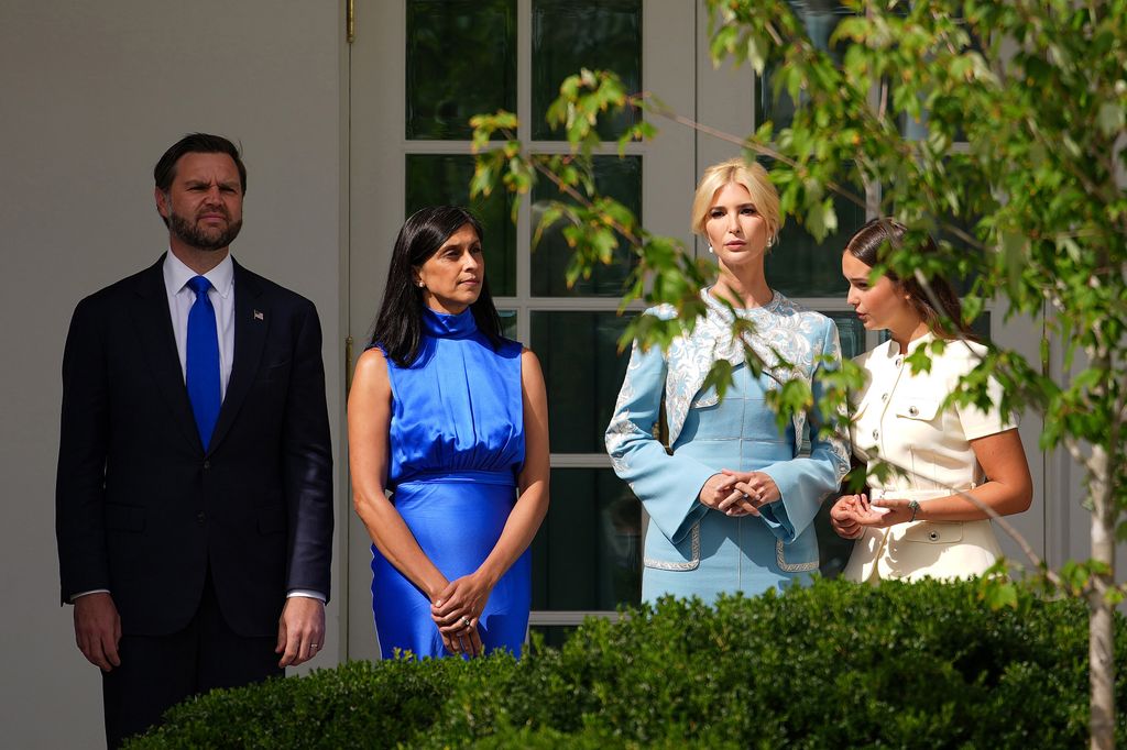 El vicepresidente JD Vance, y la segunda dama Usha Vance junto a Ivanka Trump y su hija Arabella Rose.
