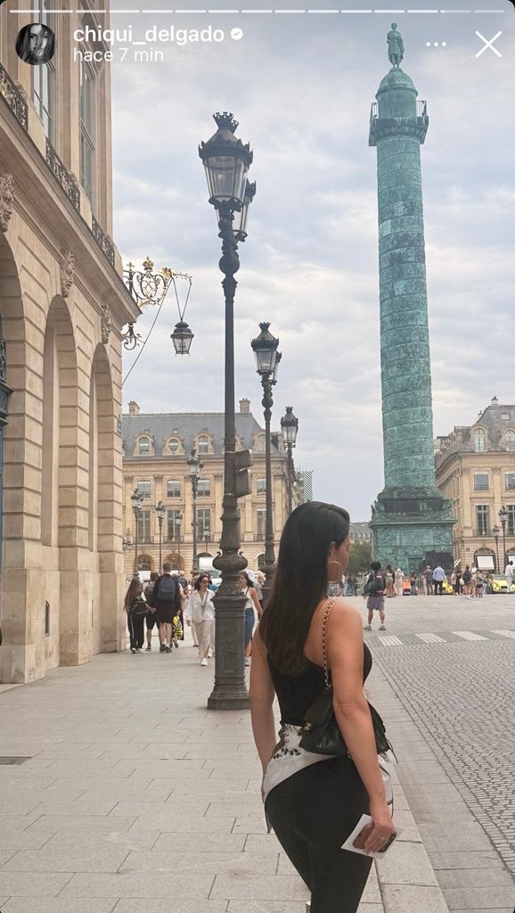 'Chiqui' Delgado viviendo el sueño parisino junto a su hija menor. 