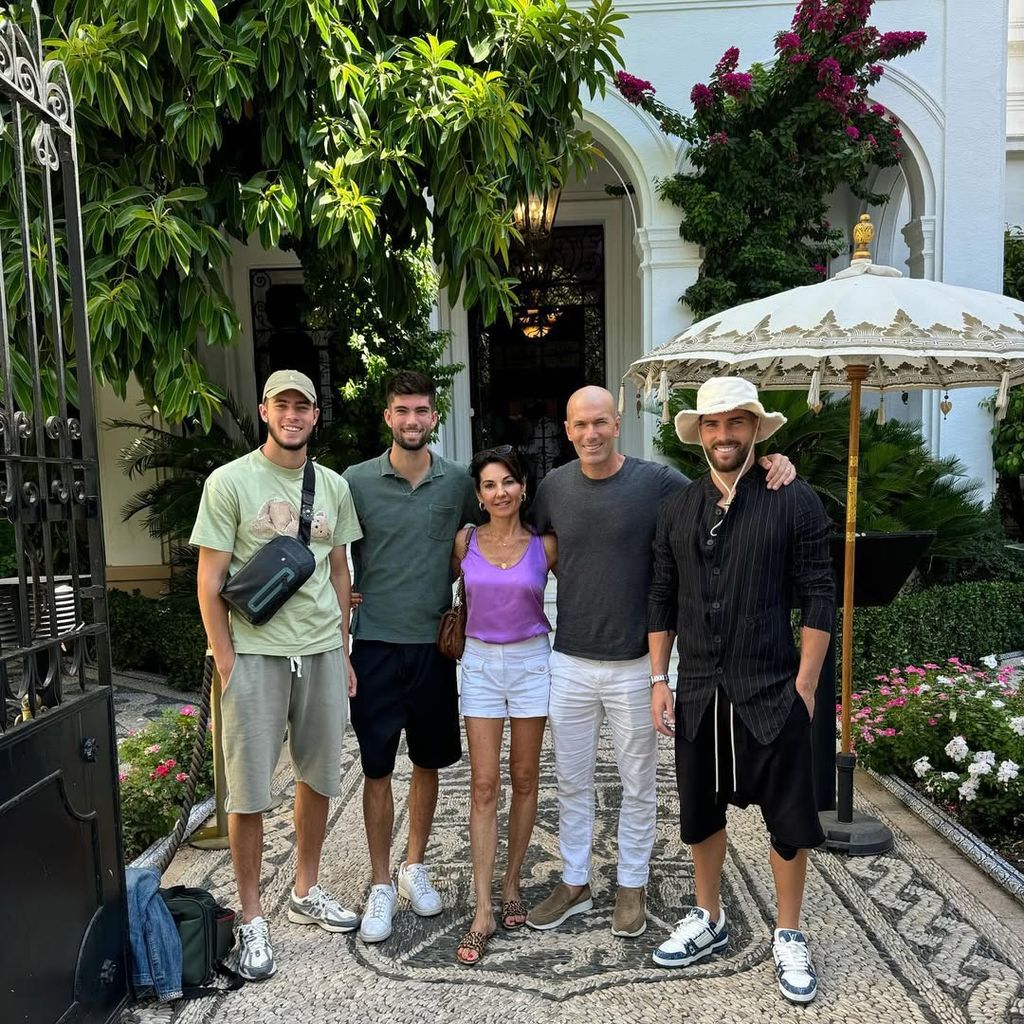 Zinedine Zidane con su familia