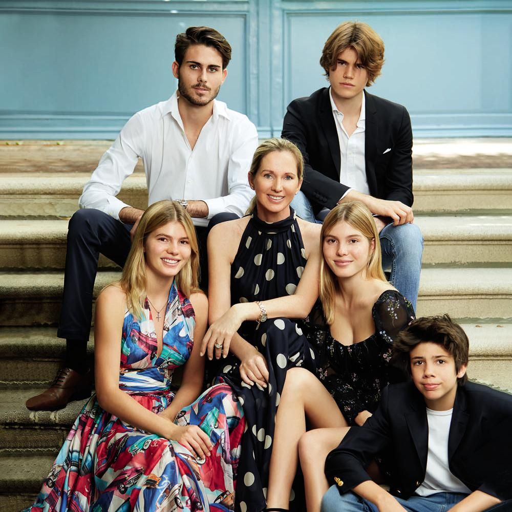 Enrique Iglesias\' siblings
