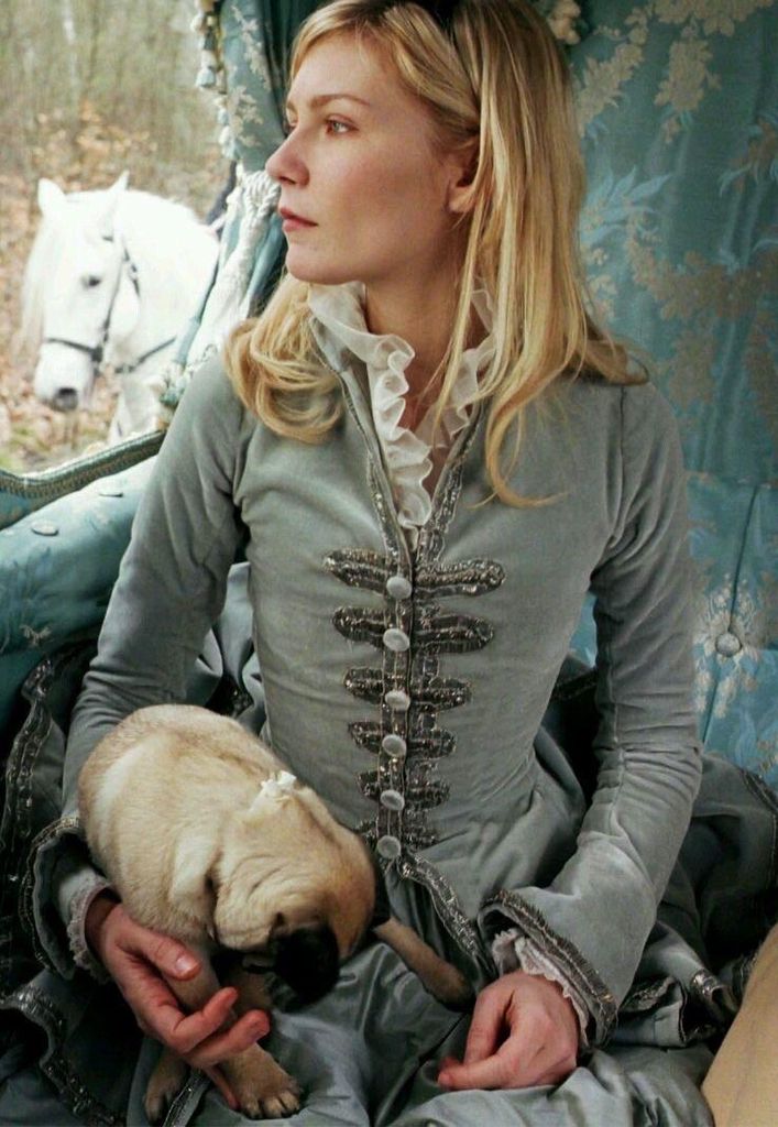 20 años desde que Marie Antoinette ganó mejor vestuario en los Oscar y enamoró a toda una generación