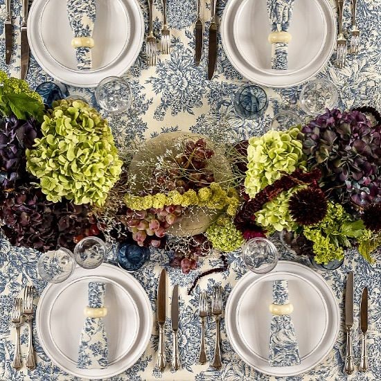 Decoración de boda con estampado Toile du jouy mantel