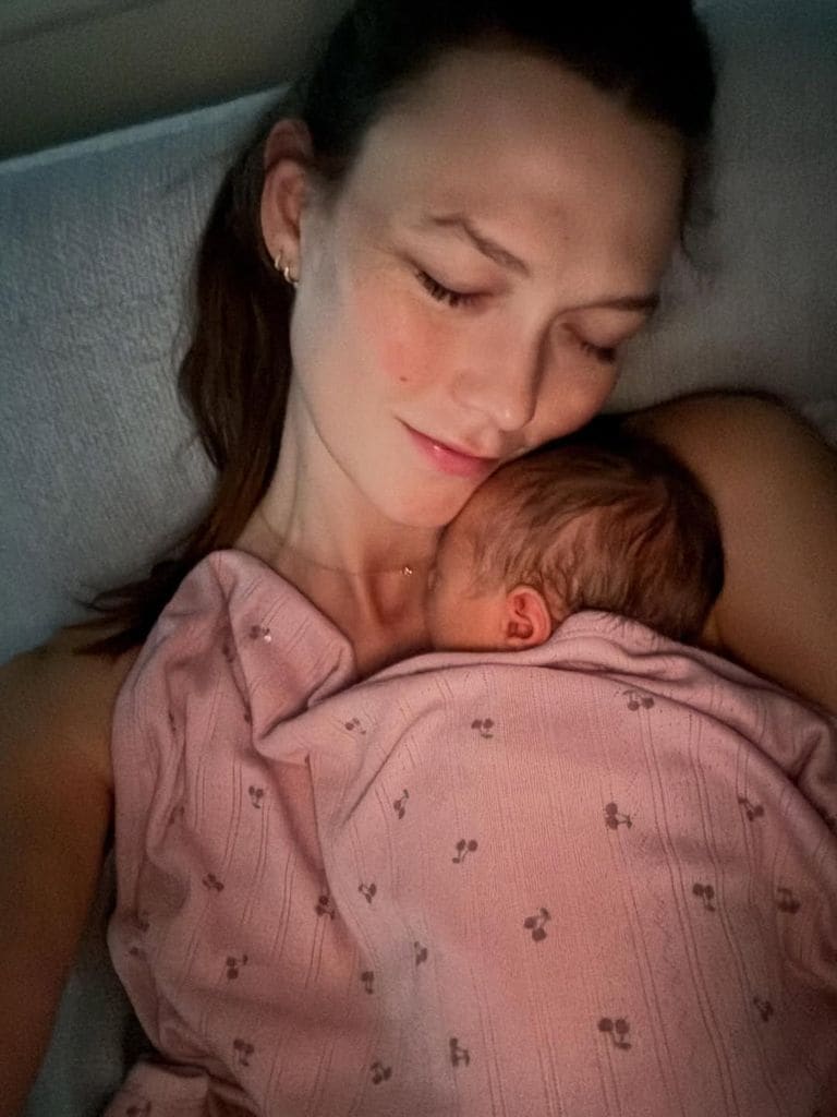 Karlie Kloss bebé hija