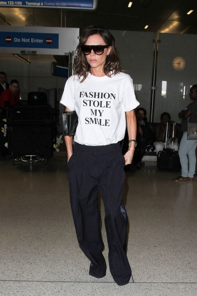 Victoria Beckham en el aeropuerto de Los Ángeles el 28 de marzo de 2017