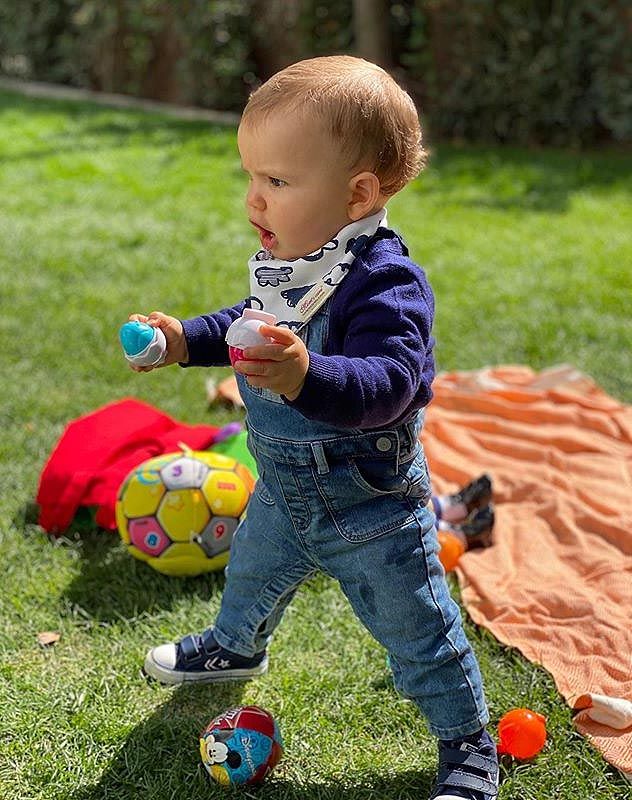 Beltrán, el hijo pequeño de Carla Goyanes, cumple 10 meses y lo celebra con ¡sus primeros pasitos!